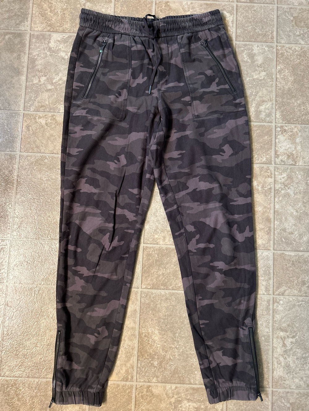 Women’s Athleta Black/Grey Camo Jogger Pants
